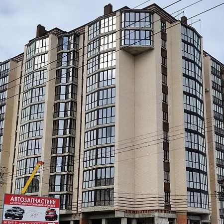 Luxury Apartments Atlant Lutsʼk Exterior foto