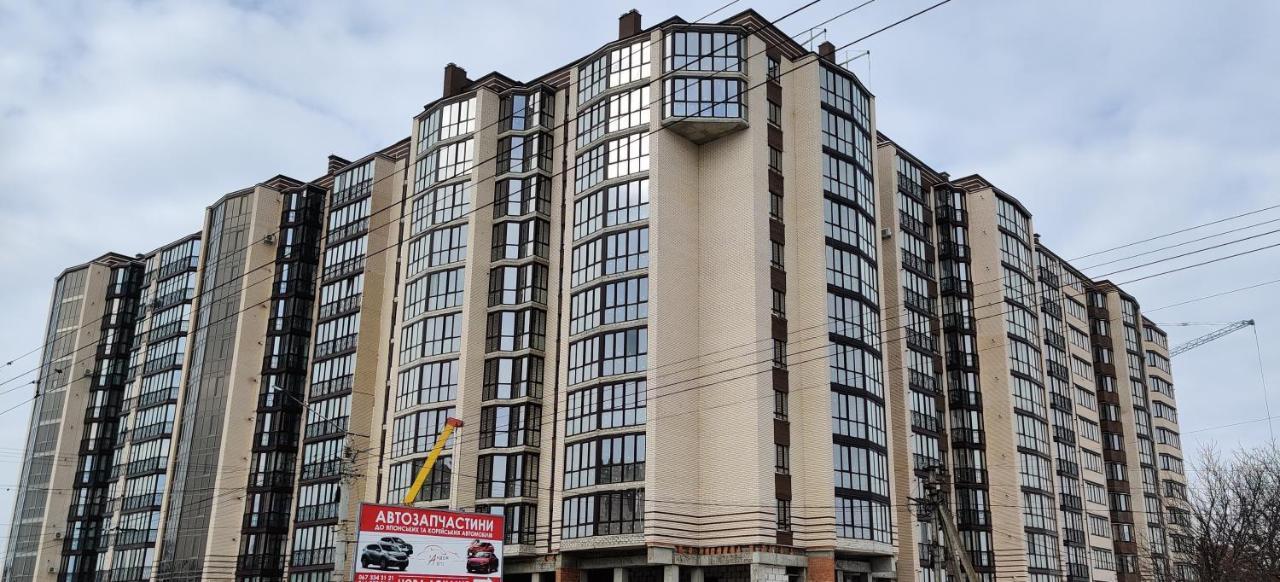 Luxury Apartments Atlant Lutsʼk Exterior foto